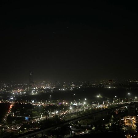 Countryside Luxury Suites - Supernova Noida นิวเดลี ภายนอก รูปภาพ