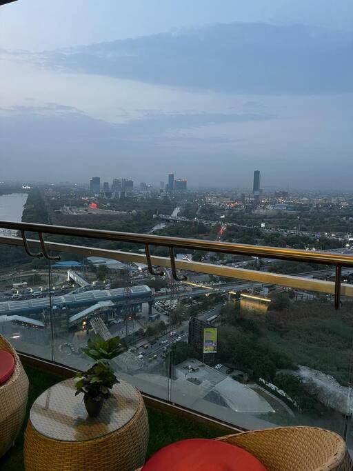 Countryside Luxury Suites - Supernova Noida นิวเดลี ภายนอก รูปภาพ