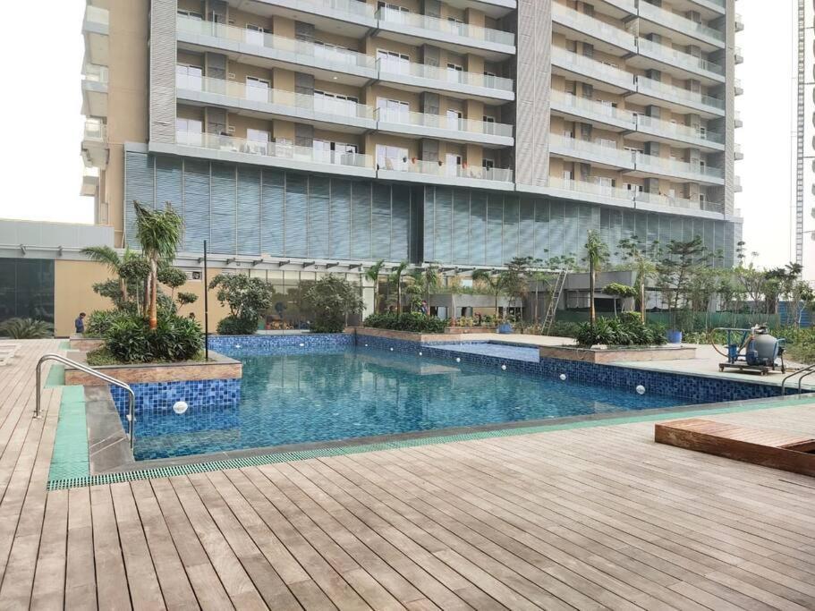 Countryside Luxury Suites - Supernova Noida นิวเดลี ภายนอก รูปภาพ